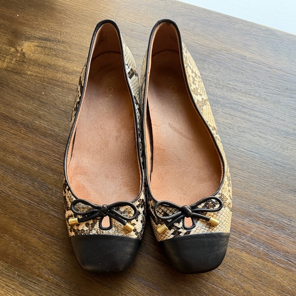 Vionic Snakeskin Flats with Black Toe - Picture 2 of 4
